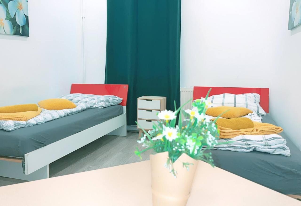 Comfort Triple Room Hn Wenen Buitenkant foto