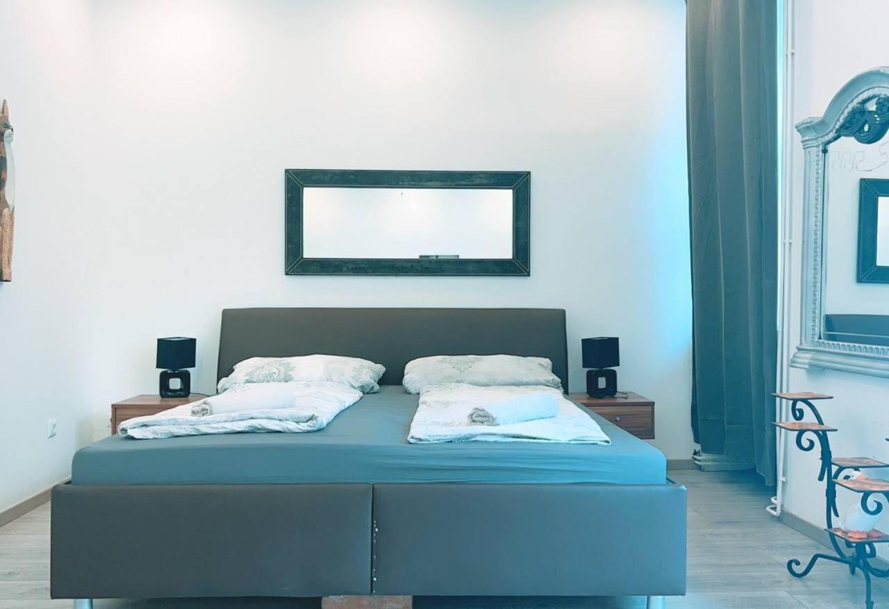 Comfort Triple Room Hn Wenen Buitenkant foto