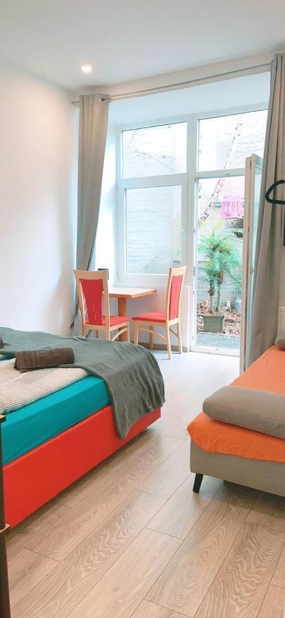 Comfort Triple Room Hn Wenen Buitenkant foto